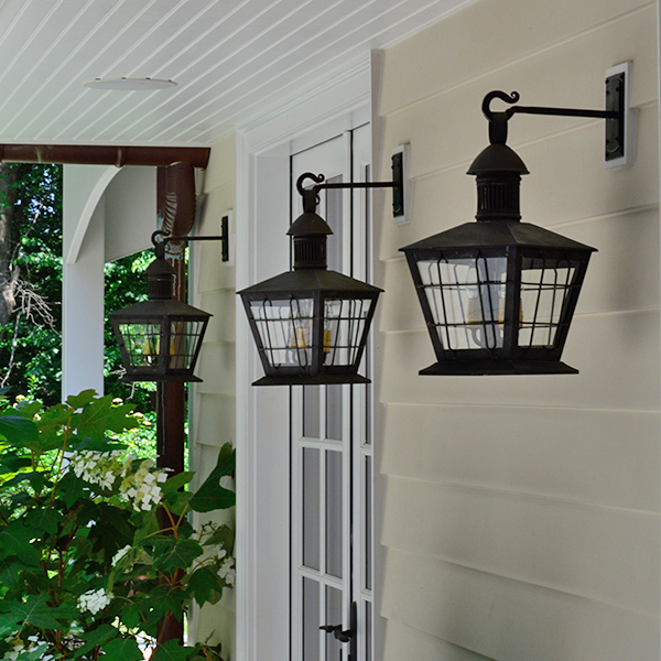 Shown in Bronzed Copper